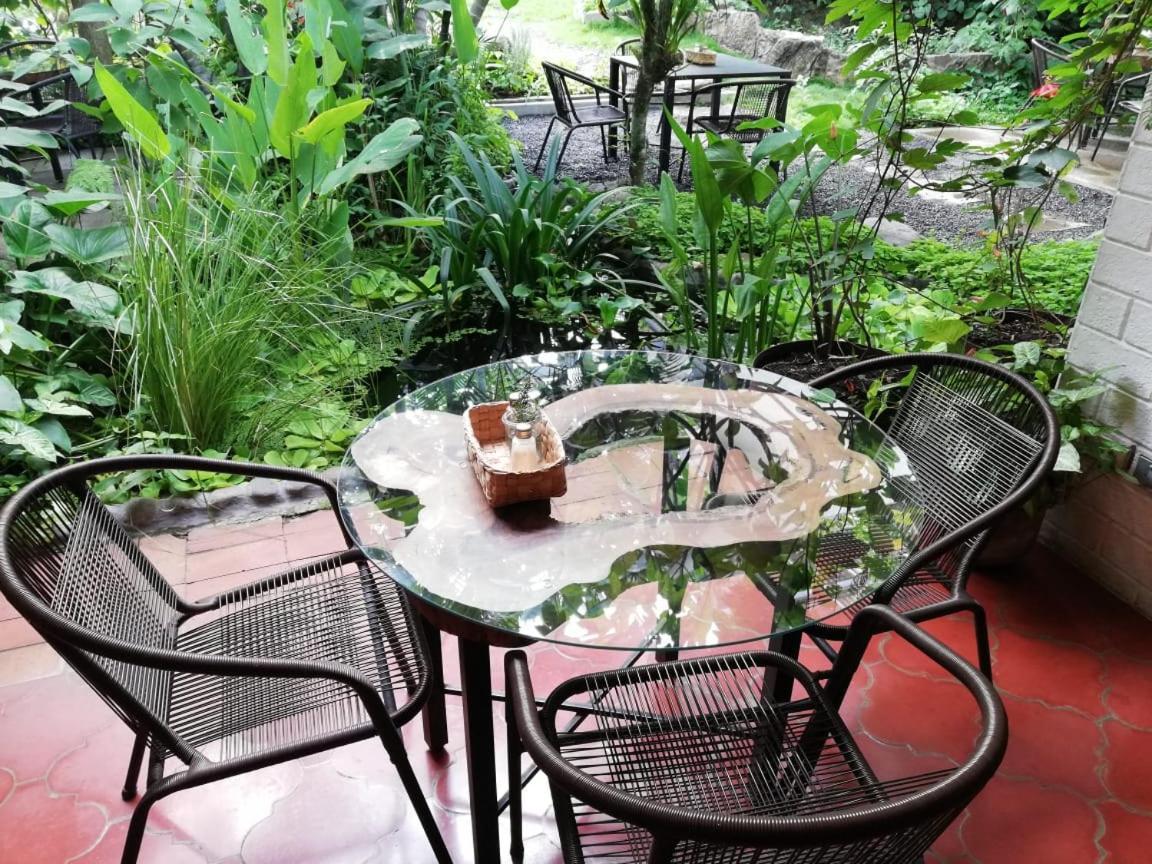 Cinco Hotel B&B San Salvador Buitenkant foto