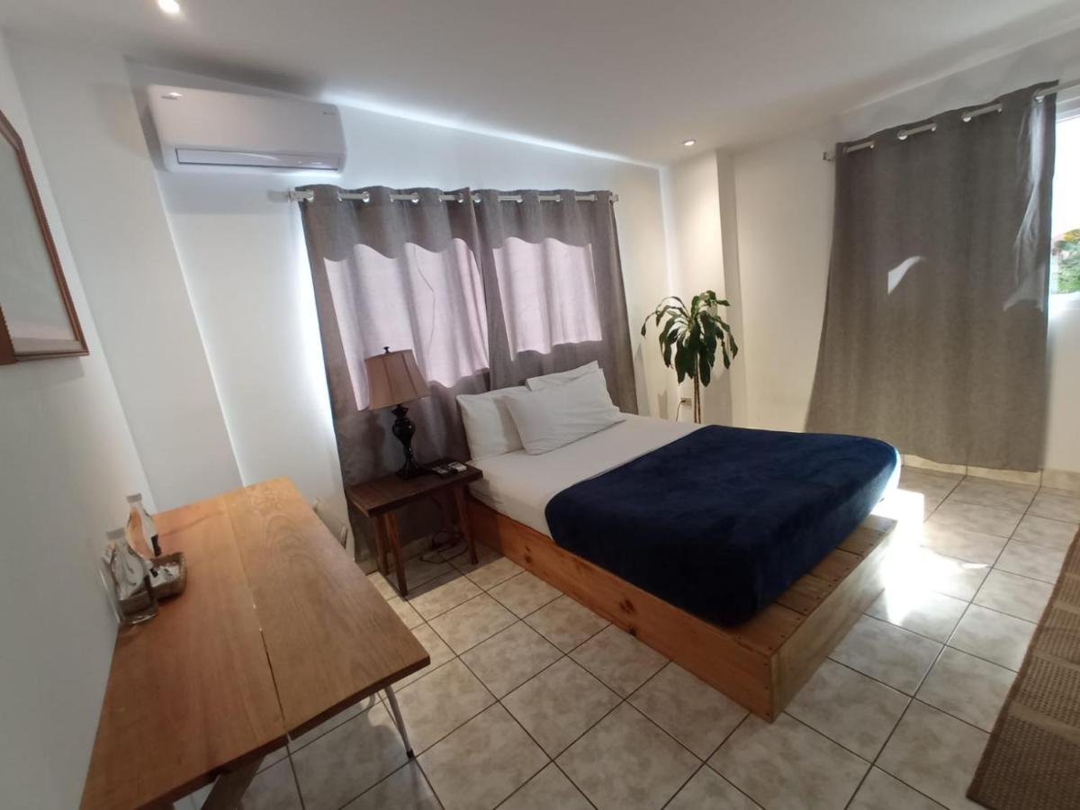 Cinco Hotel B&B San Salvador Buitenkant foto