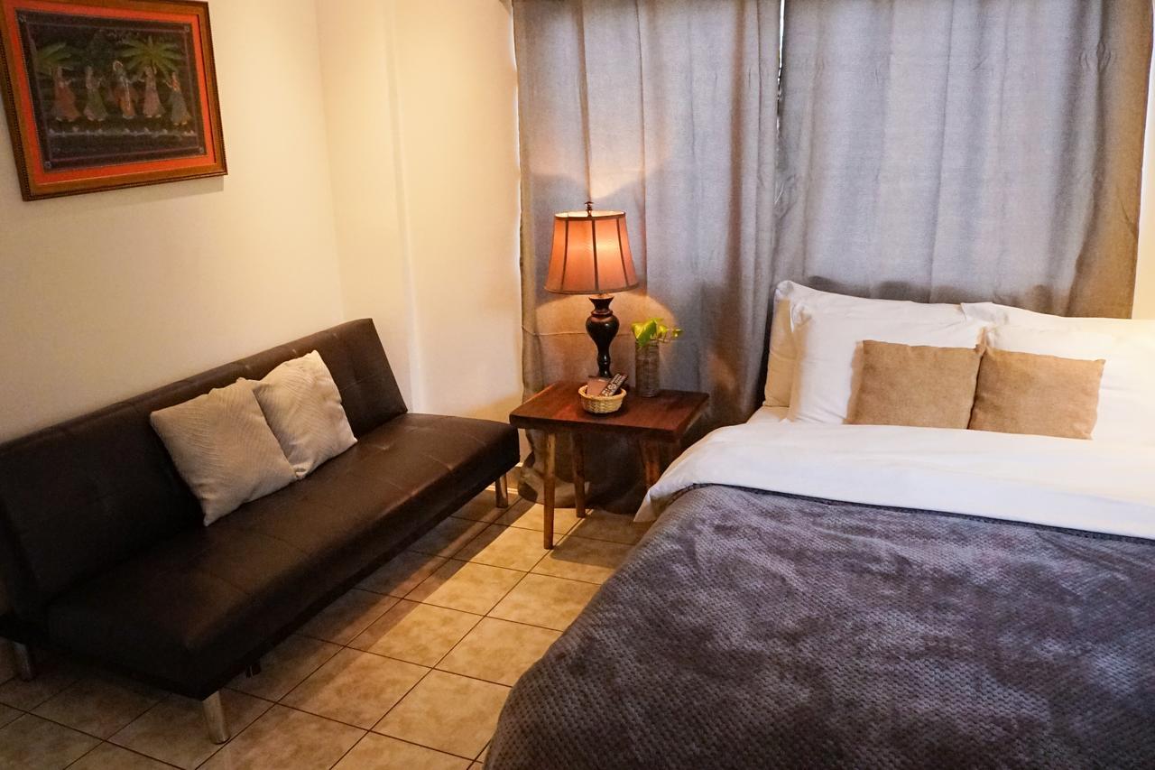 Cinco Hotel B&B San Salvador Buitenkant foto