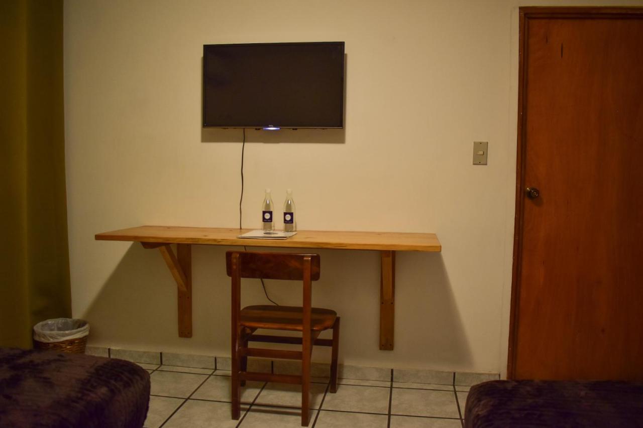Cinco Hotel B&B San Salvador Buitenkant foto